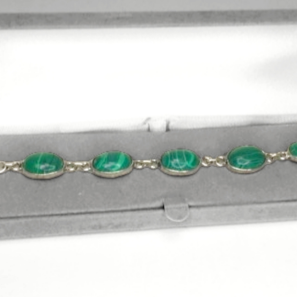🔥PRICE DROP 🔥 NWOT STERLING SILVER TOGGLE BRACELET WITH MALACHITE CABOCHONS